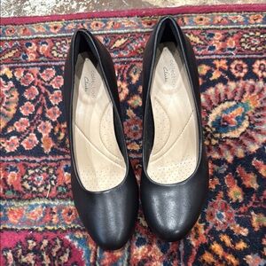 Clarks Women's Black Leather Pumps